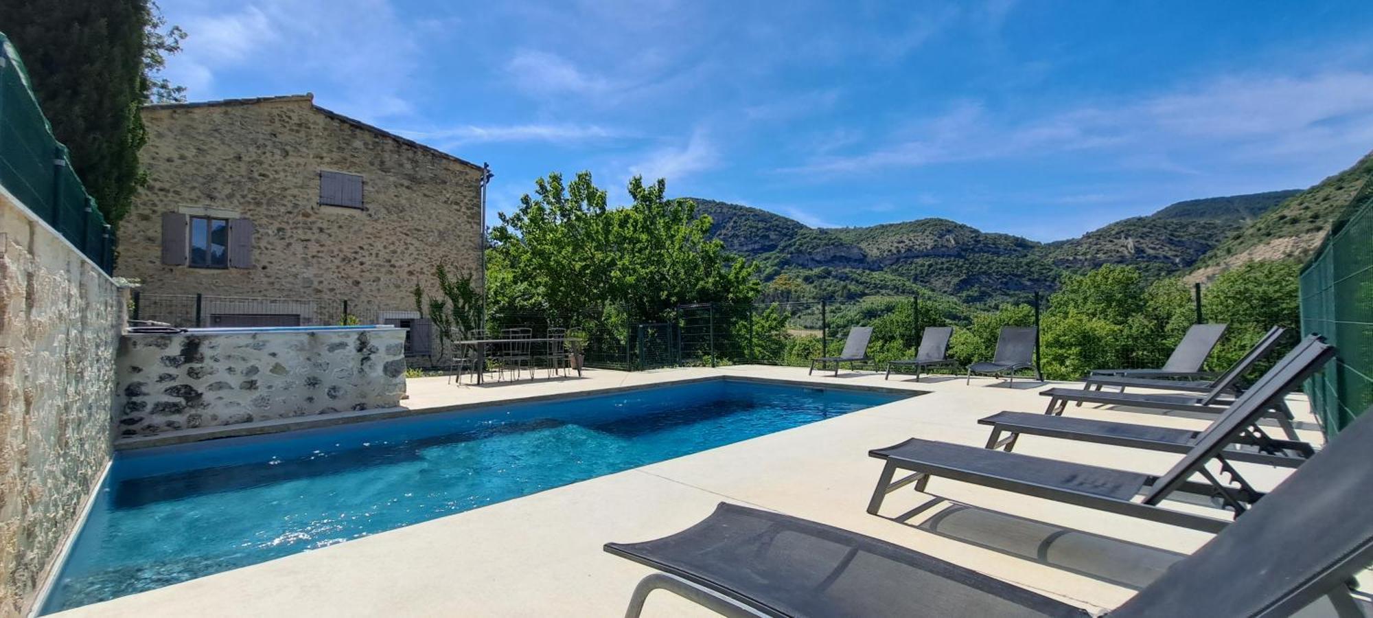 Le Mas Des Fontettes, Gite 14 Personnes, Piscine Chauffee, Propriete 5Ha, Barbecue Sahune Dış mekan fotoğraf